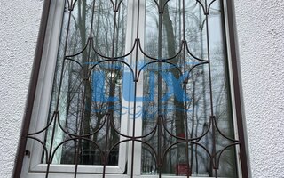 сварная решетка на окно кухни
