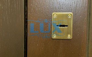 дверь в квартиру с сейфовым замком и МДФ отделкой
