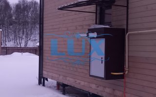 козырек для газового оборудования на участке частного дома